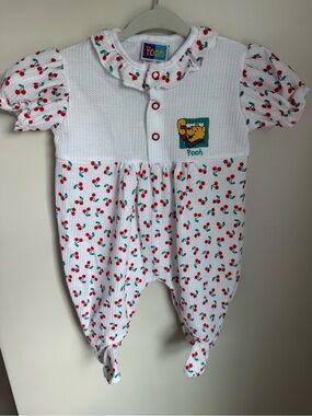 Pooh Disney Vintage Winnie The Pooh Cherry Romper Size Small (0-3M)
